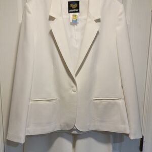 Like New- Stylish White Panther suit. Includes a blazer and a skirt. (See Below)